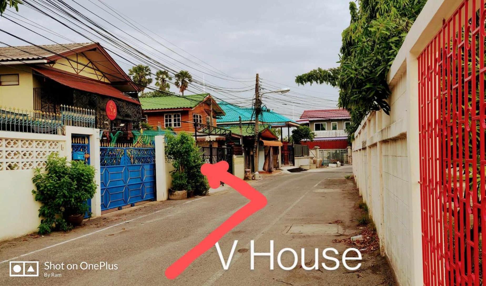 V House Hotel Phra Nakhon Si Ayutthaya Exterior photo